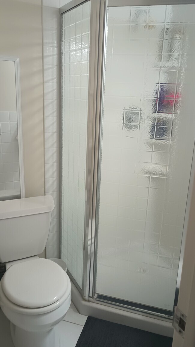 Building Photo - 1111 Boxwood Dr