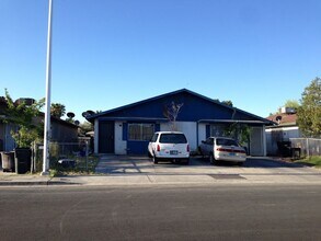 Building Photo - Spacious Single-Family Home Available in East Las Vegas