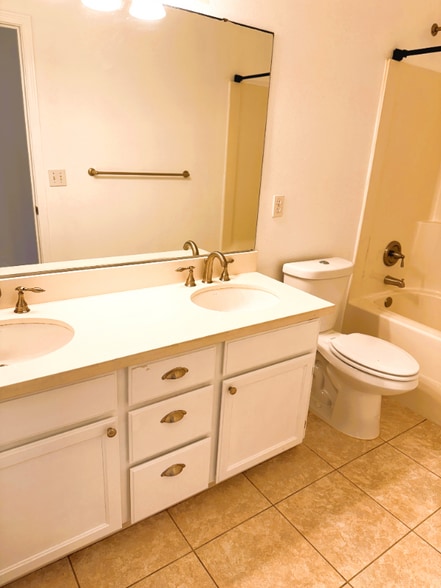 Building Photo - 18314 115th Ave E