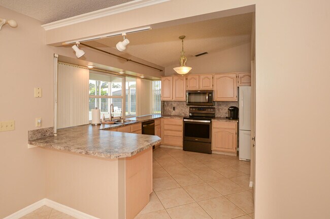 Building Photo - 1775 SW Brisbane St