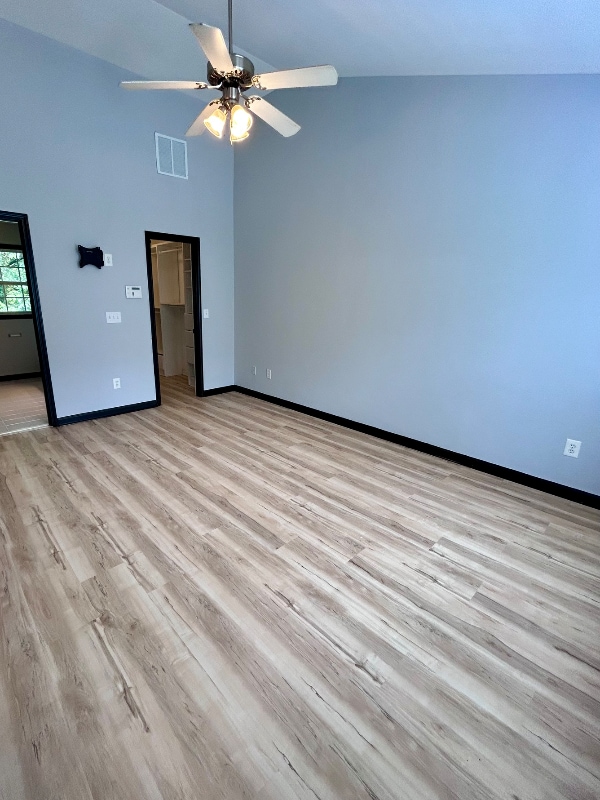 Building Photo - 1178 Village Ct SE