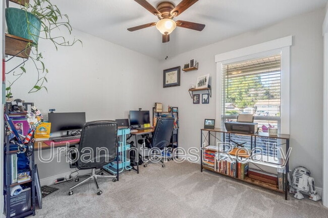 Building Photo - 708 Marcia Cir