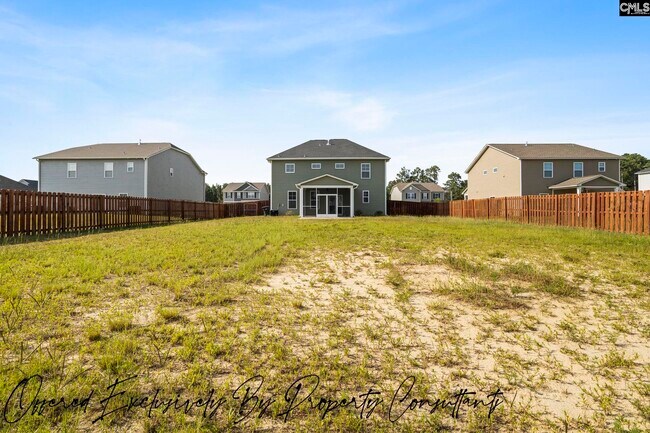 Building Photo - 13 Spinney Ct