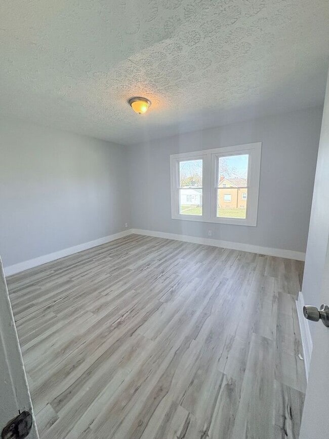 Building Photo - Charming 3 beds 1 baths in Columbus!