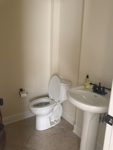 Building Photo - 109 W Tateway Rd