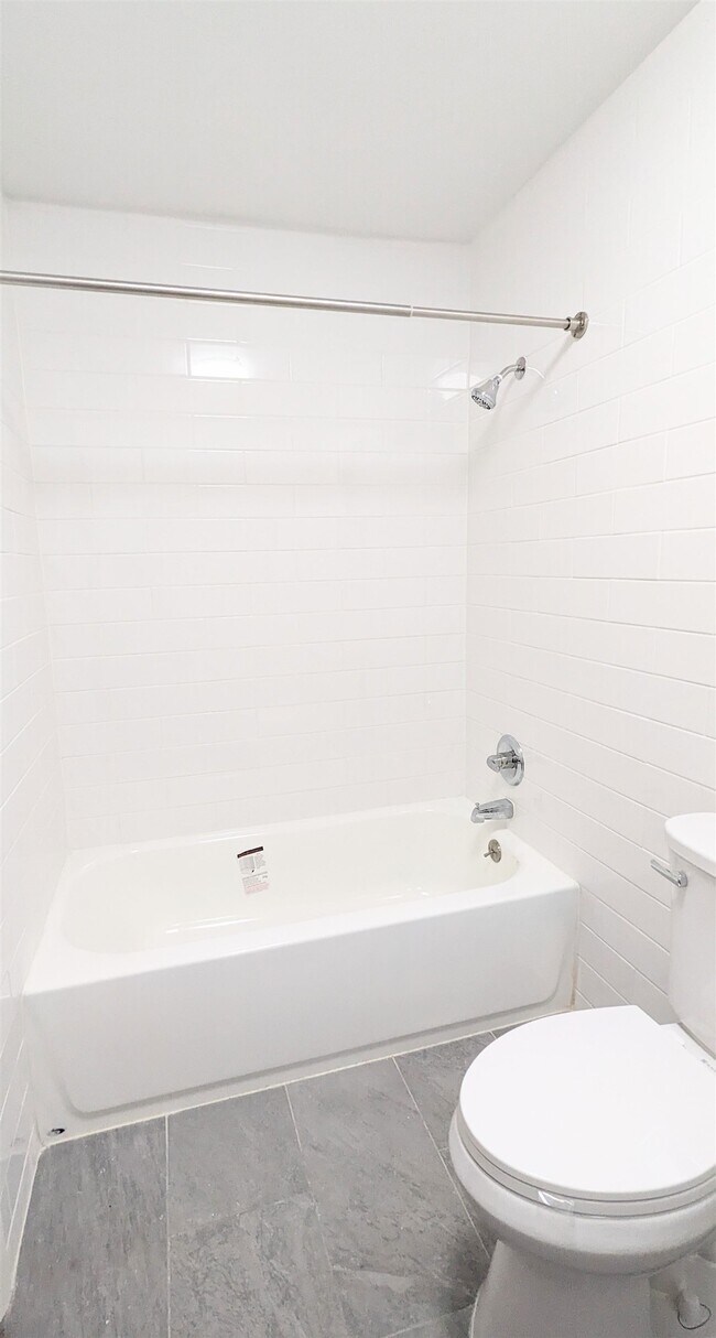 Building Photo - 20 Bentley Ave