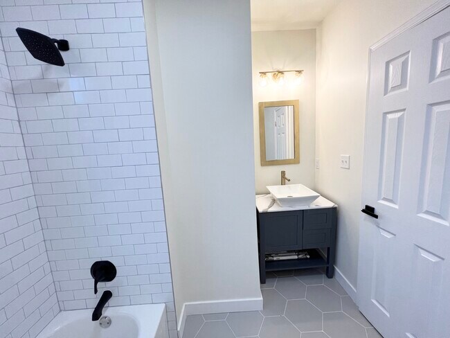 Building Photo - 1805 N 19th St