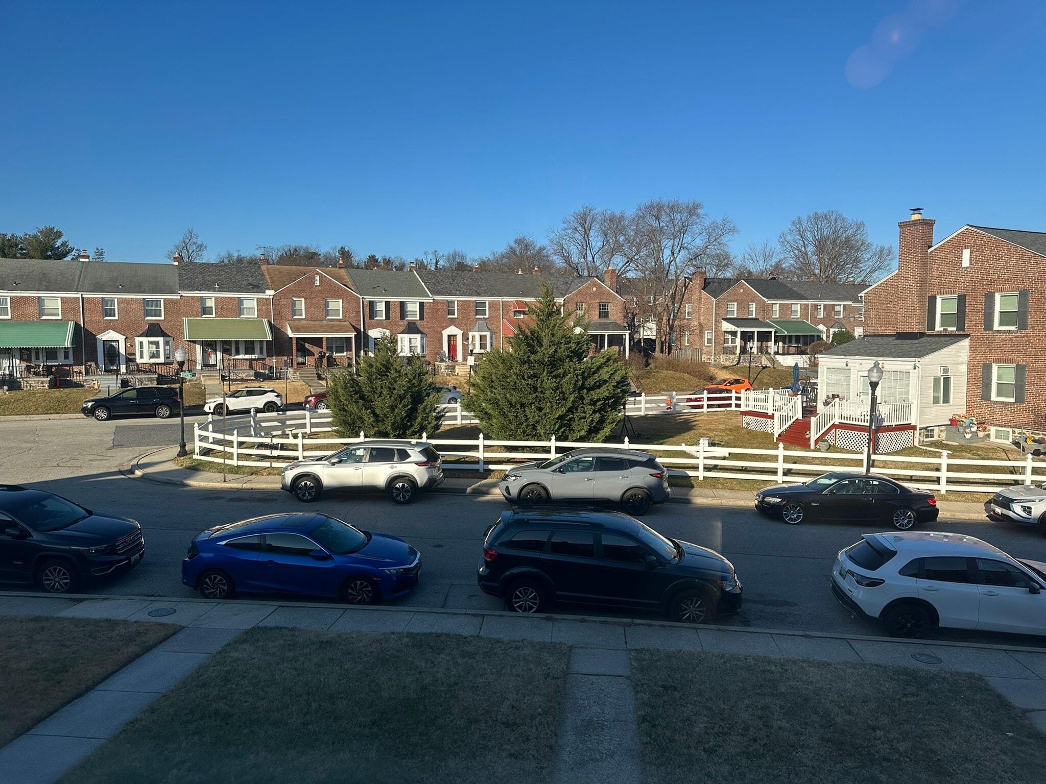 Neighborhood View. - 3823 Crestlyn Rd