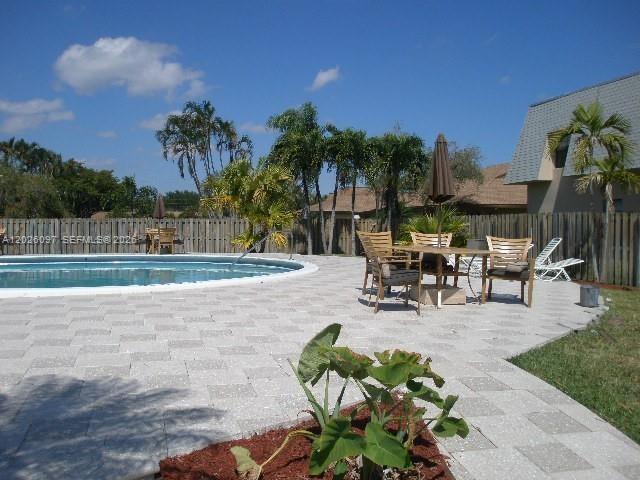 Building Photo - 7355 SW 26th Ct