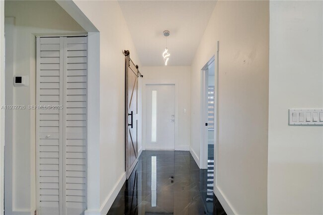 Building Photo - 14805 SW 74th Ln