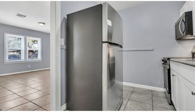 Building Photo - 3060 21st Ave S