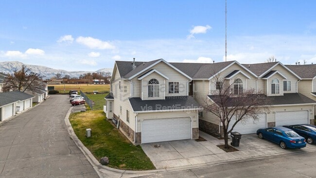 Building Photo - 1541 W Ln Ct
