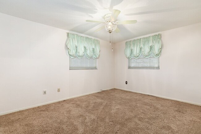 Building Photo - Beautiful POOL home in Longwood in LOCATION, LOCATION, LOCATION!