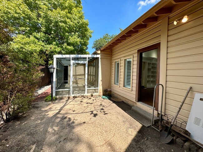 Building Photo - Wonderful newly updated home for rent in t...