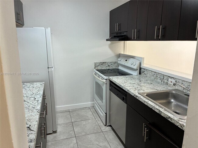 Building Photo - 10801 SW 109th Ct