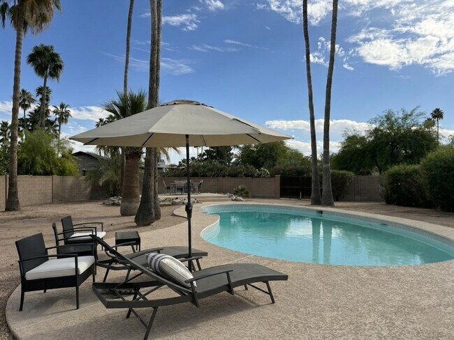 Building Photo - 6311 N 74th St