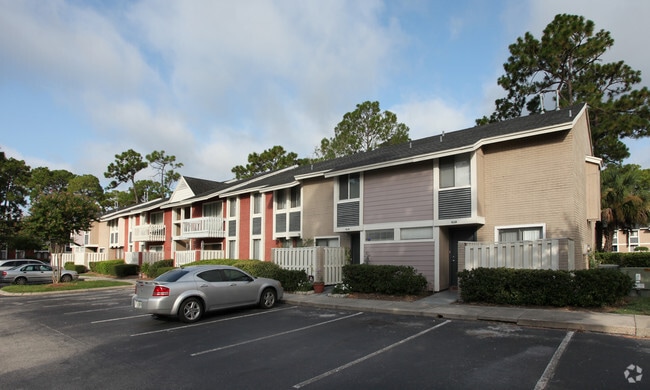 Building Photo - The Preserve At San Jose Condominiums