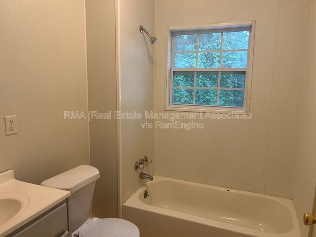 Building Photo - 1104 Meriwether St