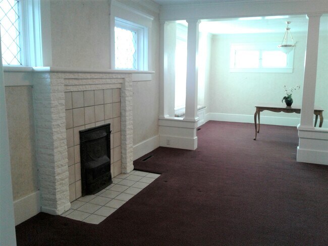 Building Photo - 181 N 200 E