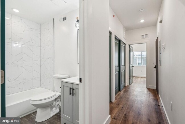 Building Photo - 2630 N 11th St