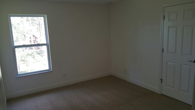 Building Photo - 1065 Vinsetta Cir