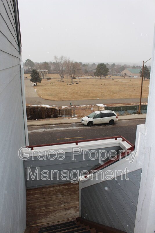 Building Photo - 8500 E Jefferson Ave