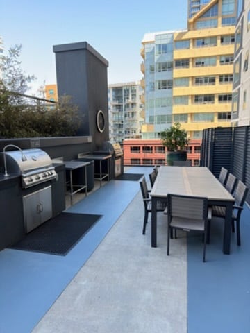 Building Photo - 425 W Beech St