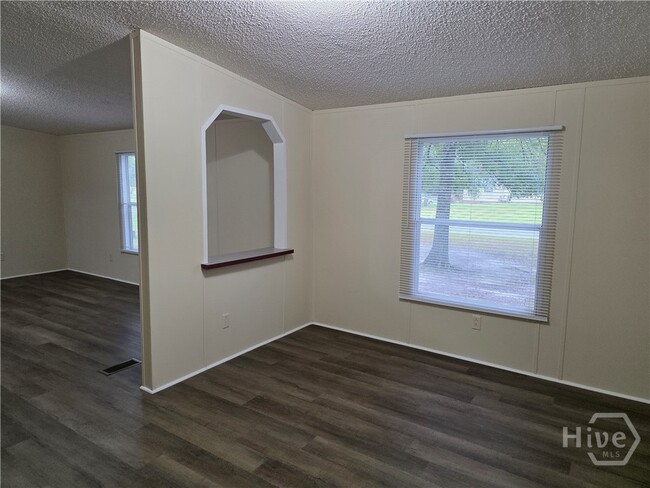 Building Photo - 311 Mockingbird Dr