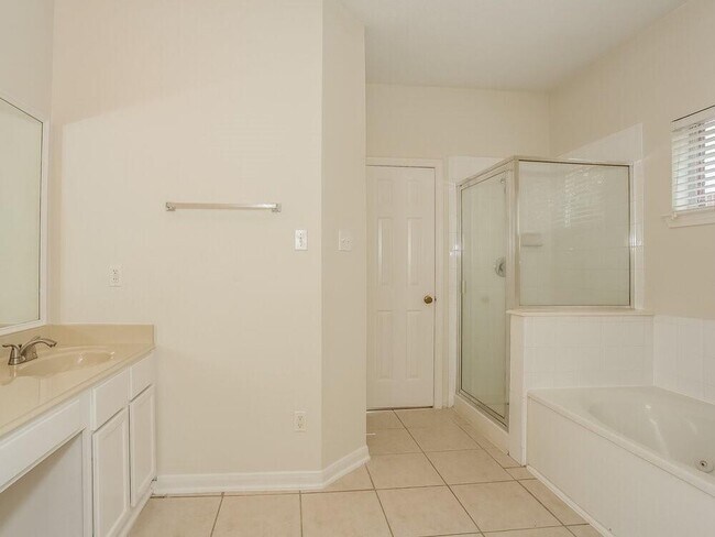 Building Photo - 13314 Chasworth Dr