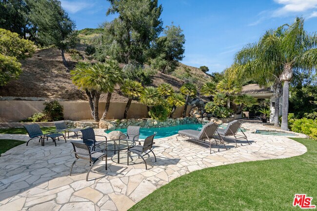 Building Photo - 16101 Valley Meadow Pl