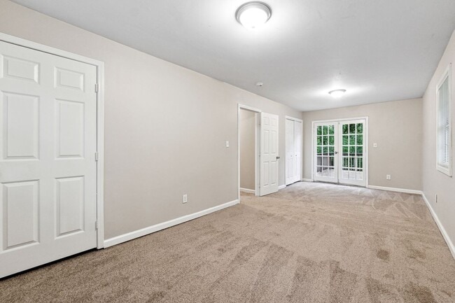 Building Photo - 5786 Deerfield Trail