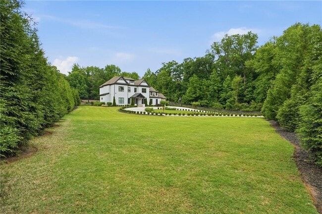 Building Photo - 3020 Wallace Rd