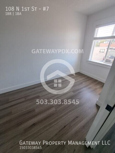 Building Photo - 108 N 1st St