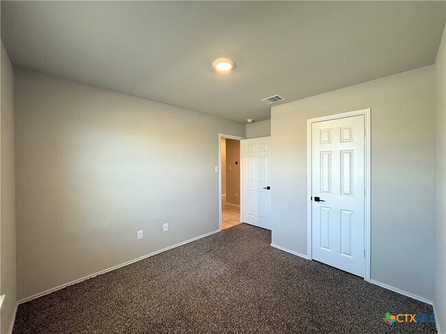 Building Photo - 4902 Vivien St