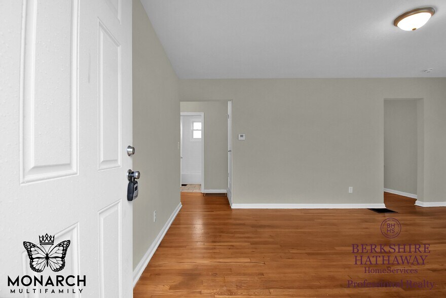 Building Photo - 2566 Atwood Ter