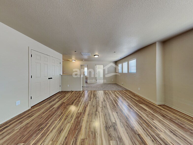 Building Photo - 3713 Winter Sun Dr
