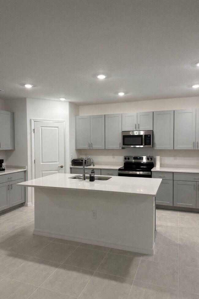 Building Photo - 2099 Babbling Brk Blvd