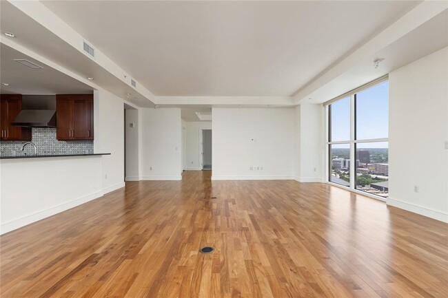 Building Photo - 98 San Jacinto Blvd