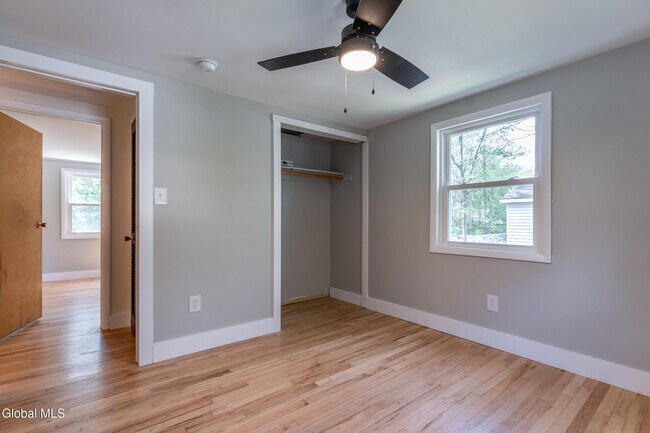 Building Photo - 3 Heather Ln