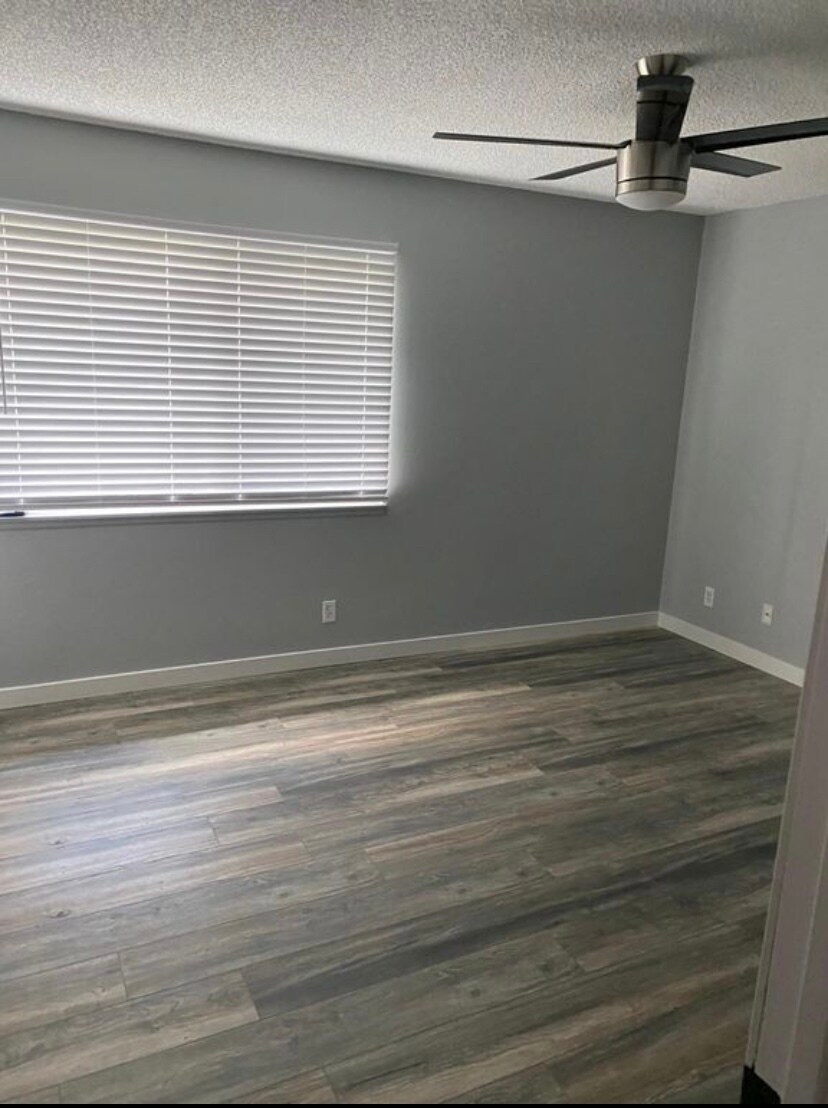 Building Photo - 2729 W Yale Ave