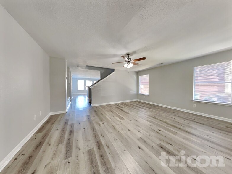 Building Photo - 10111 Victoria Falls Ln