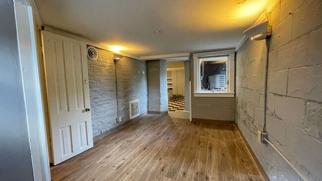 Building Photo - ALL UTILITIES INCLUDED