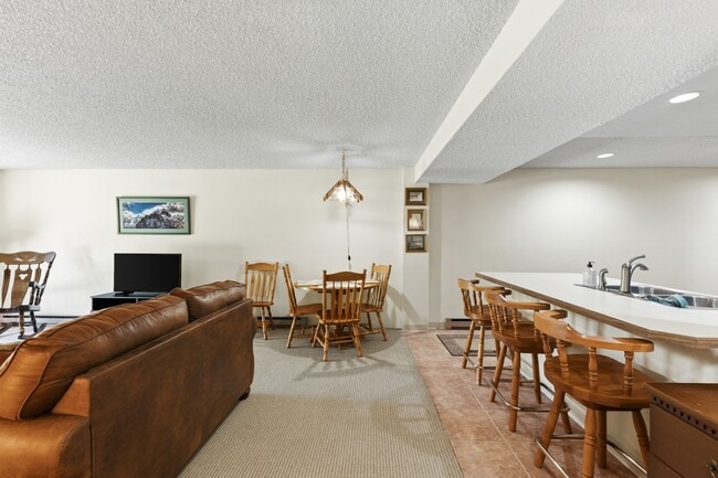 Building Photo - 2822 Hager Ln