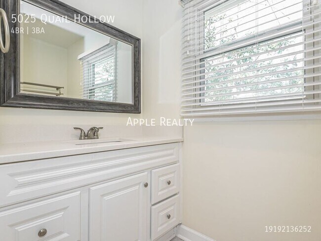 Building Photo - 5025 Quail Hollow Dr