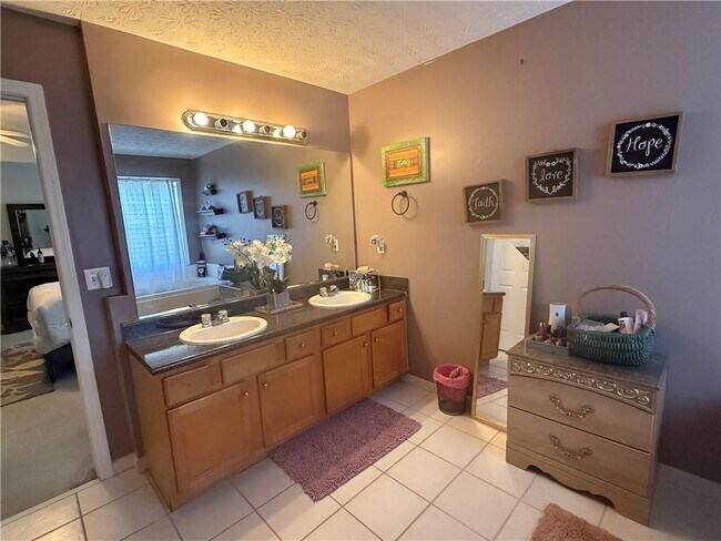 Building Photo - 7544 Winderemere Park