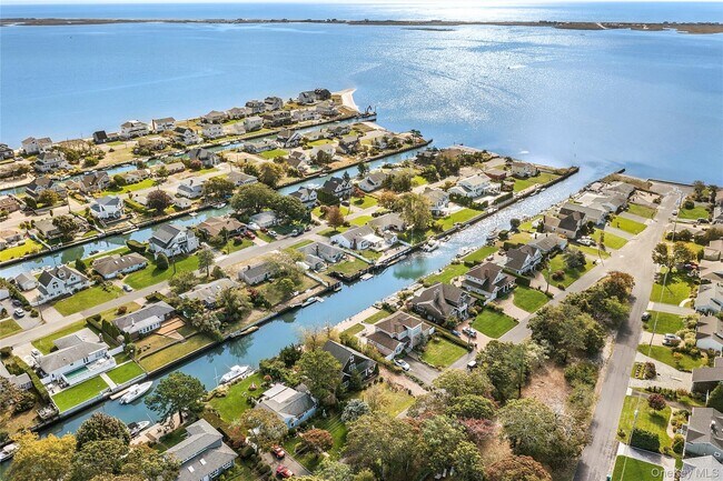 Building Photo - 23 Whiting Rd