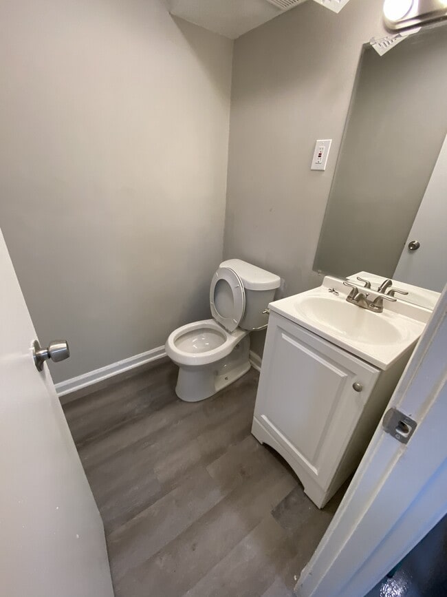 Building Photo - 4253 Ridgefield Ct