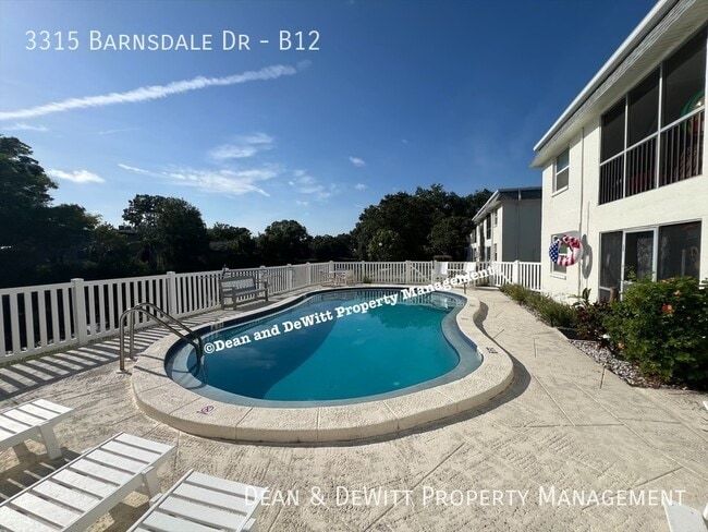 Building Photo - 3315 Barnsdale Dr