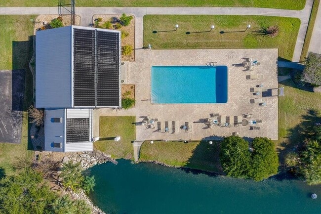 Building Photo - 2925 N Rivers Edge Blvd