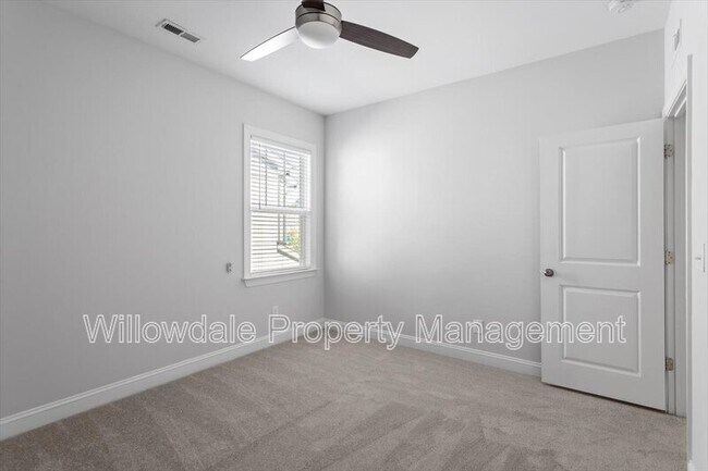 Building Photo - 4940 Enlightenment Rd